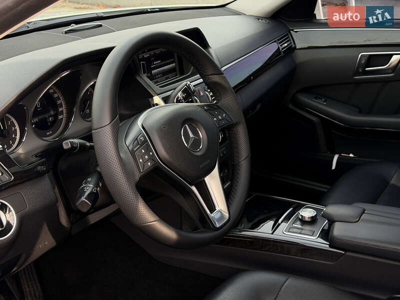 Седан Mercedes-Benz E-Class 2012 в Дніпрі