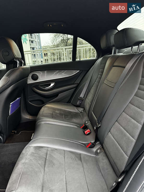 Седан Mercedes-Benz E-Class 2022 в Киеве
