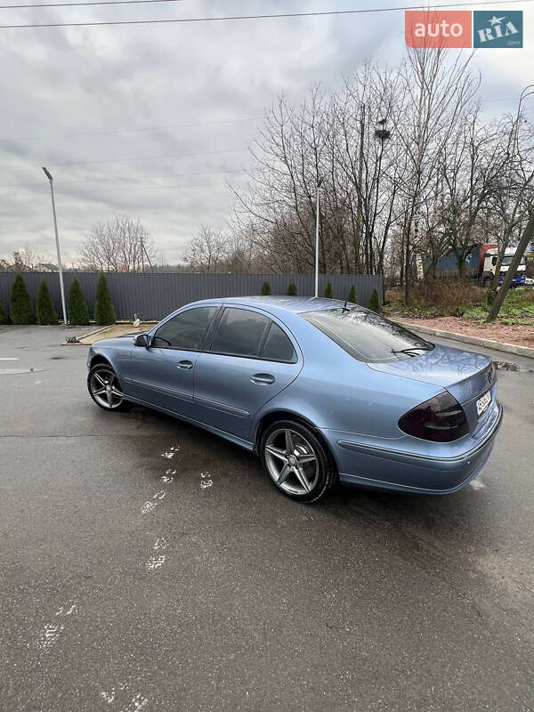Седан Mercedes-Benz E-Class 2004 в Немирові