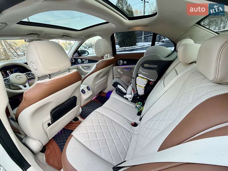 Седан Mercedes-Benz E-Class 2019 в Львові