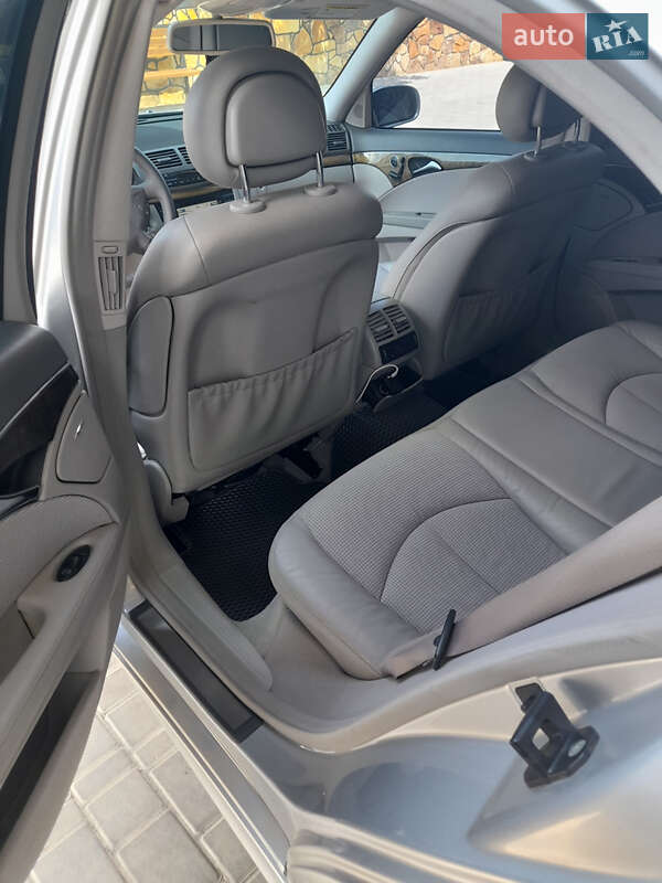 Седан Mercedes-Benz E-Class 2005 в Могилів-Подільському
