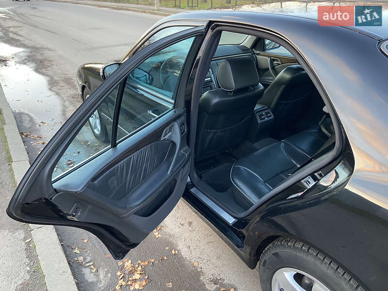Седан Mercedes-Benz E-Class 2000 в Луцьку