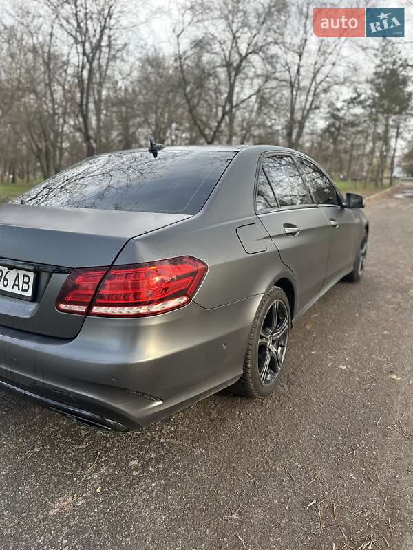 Седан Mercedes-Benz E-Class 2013 в Запоріжжі