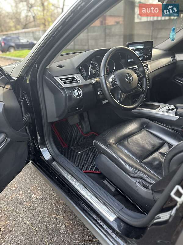 Седан Mercedes-Benz E-Class 2013 в Запоріжжі