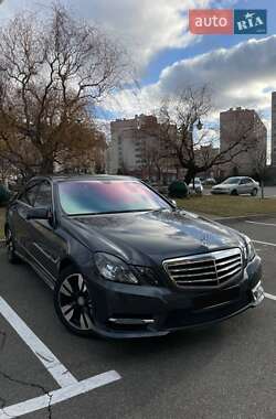 Седан Mercedes-Benz E-Class 2011 в Киеве
