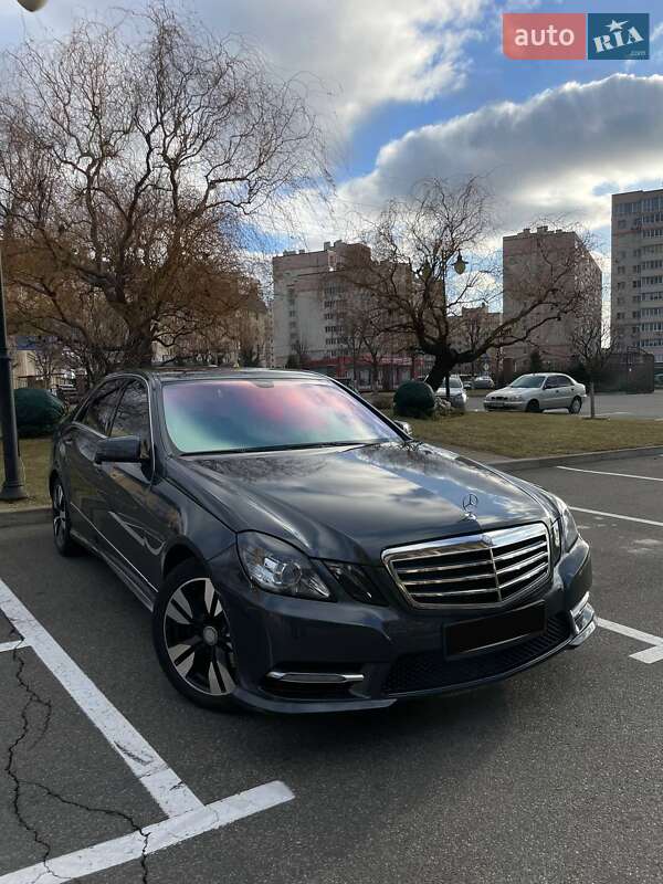 Mercedes-Benz E-Class 2011