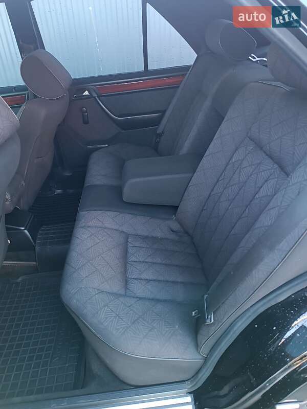 Седан Mercedes-Benz E-Class 1994 в Коломые