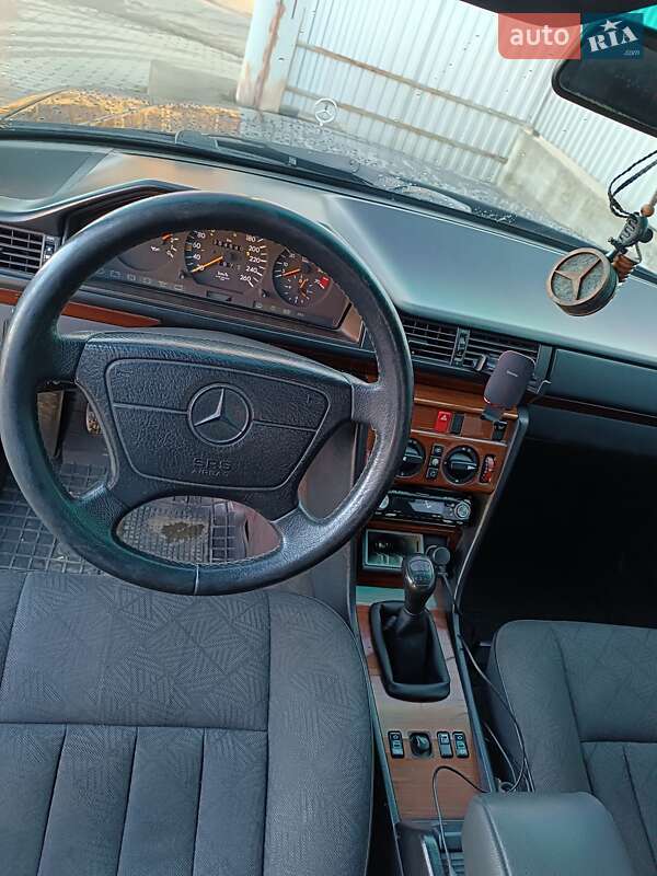 Седан Mercedes-Benz E-Class 1994 в Коломые