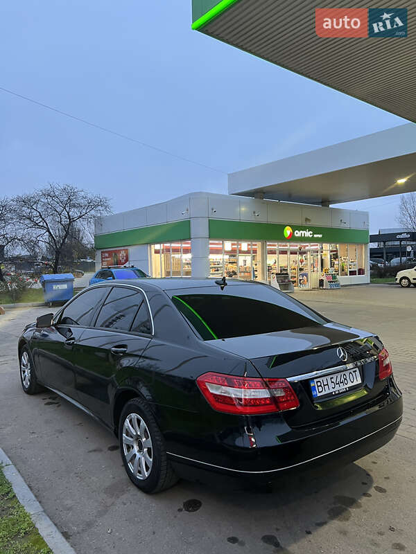 Седан Mercedes-Benz E-Class 2011 в Одесі