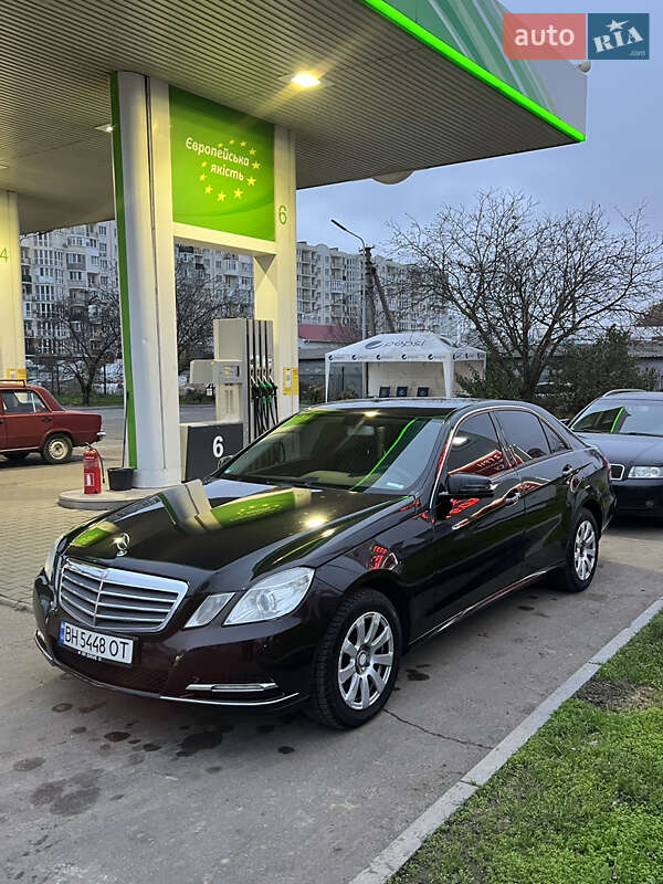 Седан Mercedes-Benz E-Class 2011 в Одесі