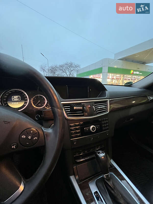 Седан Mercedes-Benz E-Class 2011 в Одесі