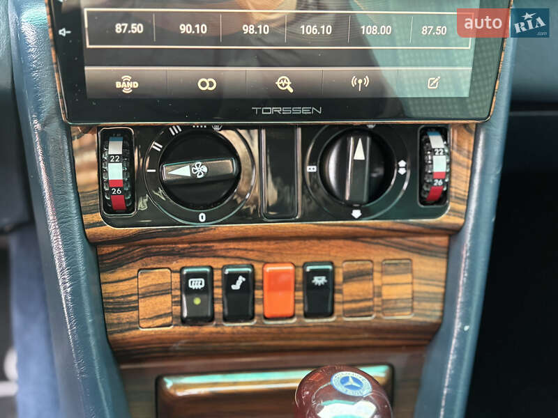 Седан Mercedes-Benz E-Class 1988 в Киеве