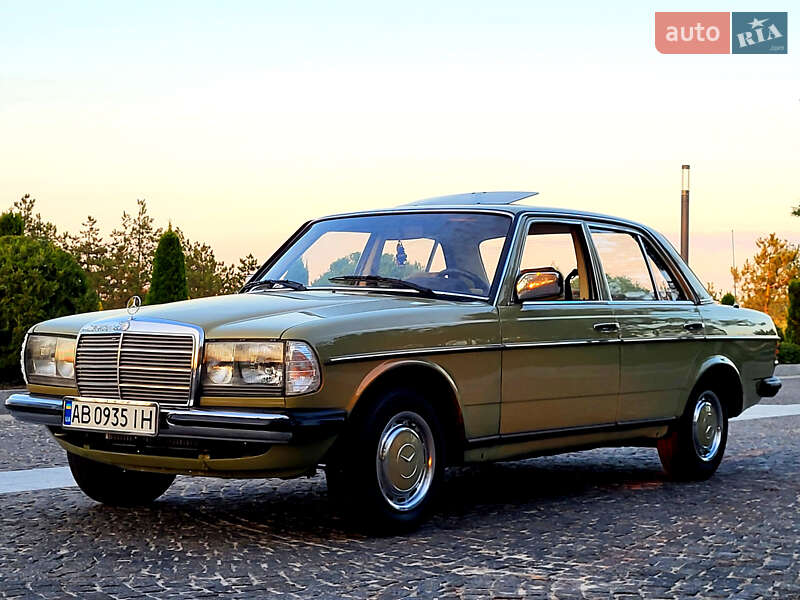Седан Mercedes-Benz E-Class 1983 в Днепре