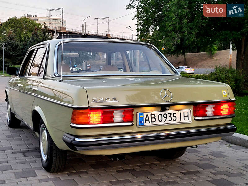 Седан Mercedes-Benz E-Class 1983 в Днепре