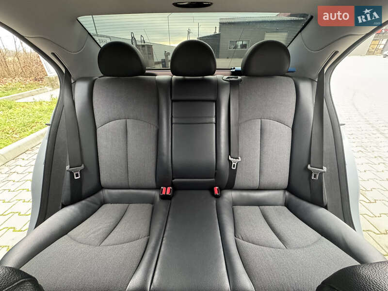 Седан Mercedes-Benz E-Class 2008 в Сторожинці