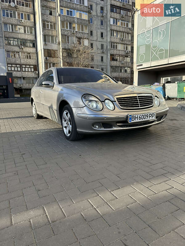 Mercedes-Benz E-Class 2002