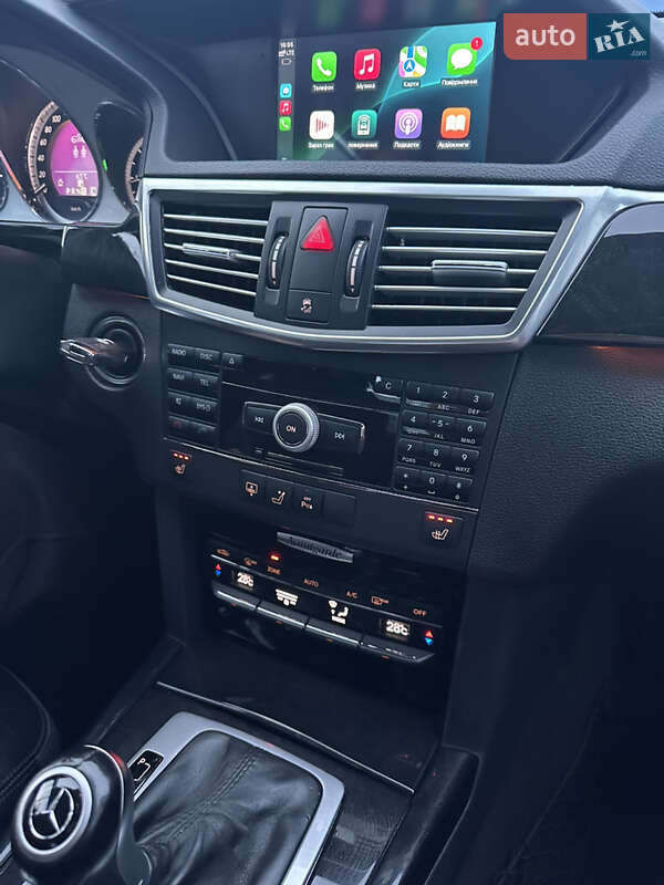 Седан Mercedes-Benz E-Class 2010 в Киеве