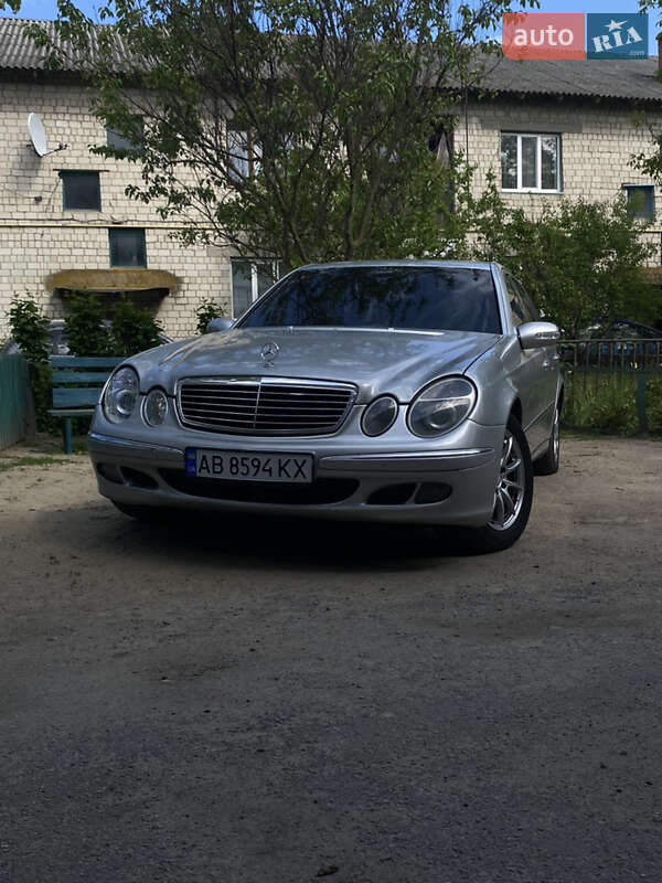 Седан Mercedes-Benz E-Class 2003 в Виннице