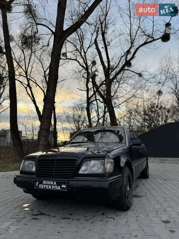 Седан Mercedes-Benz E-Class 1993 в Черновцах