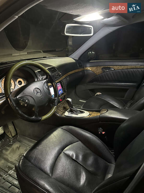 Седан Mercedes-Benz E-Class 2005 в Косові