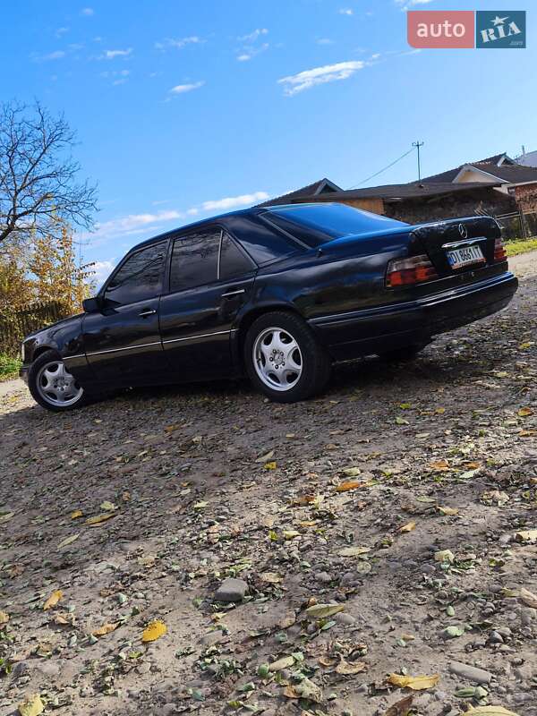 Седан Mercedes-Benz E-Class 1994 в Коломые
