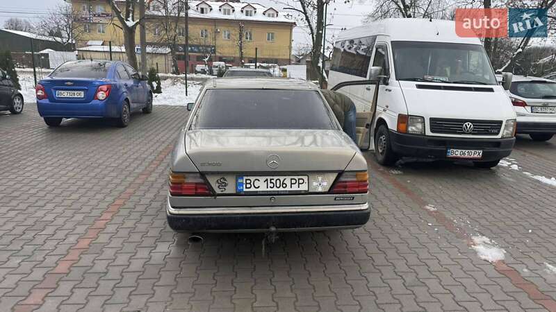 Mercedes-Benz E-Class 1990