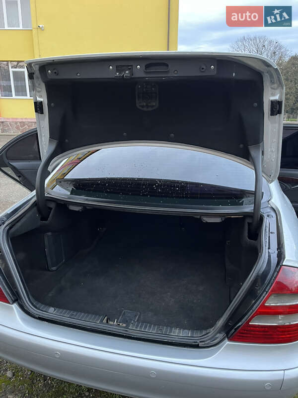 Седан Mercedes-Benz E-Class 2005 в Вашківцях