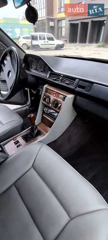 Седан Mercedes-Benz E-Class 1988 в Тернополі фото 28 Седан Mercedes-Benz E-Class 1988 в Тернополі