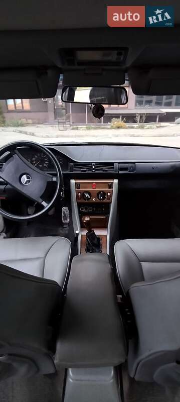 Седан Mercedes-Benz E-Class 1988 в Тернополі фото 26 Седан Mercedes-Benz E-Class 1988 в Тернополі