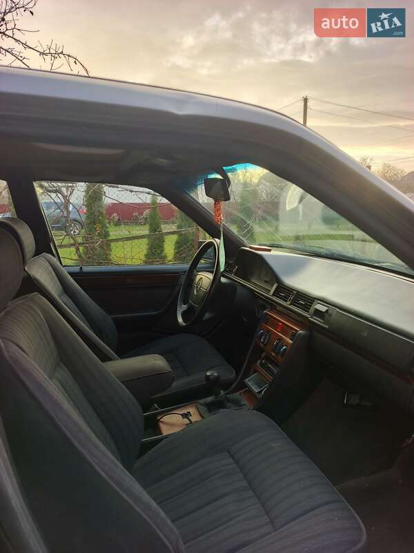 Седан Mercedes-Benz E-Class 1988 в Ивано-Франковске фото 3 Седан Mercedes-Benz E-Class 1988 в Ивано-Франковске