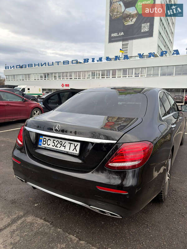 Седан Mercedes-Benz E-Class 2016 в Львові