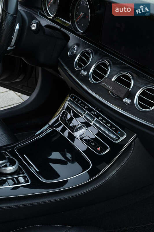 Седан Mercedes-Benz E-Class 2016 в Львові