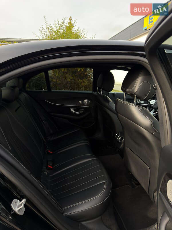 Седан Mercedes-Benz E-Class 2016 в Львові