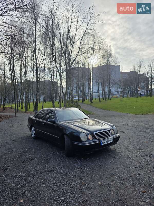 Седан Mercedes-Benz E-Class 2000 в Хмельницком