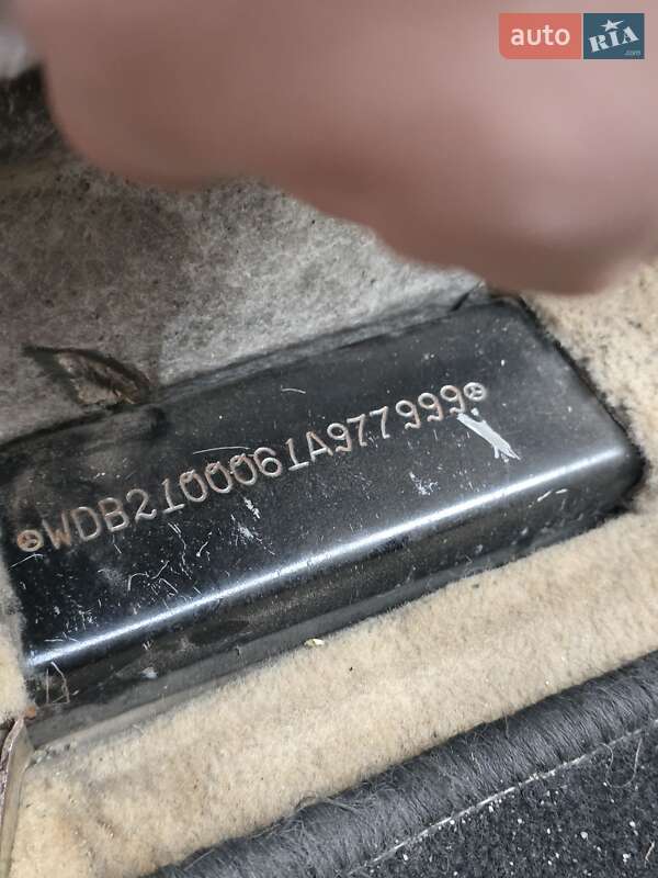 Седан Mercedes-Benz E-Class 2000 в Хмельницком