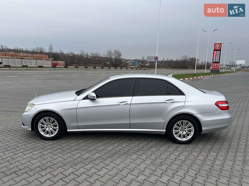 Седан Mercedes-Benz E-Class 2009 в Чернівцях