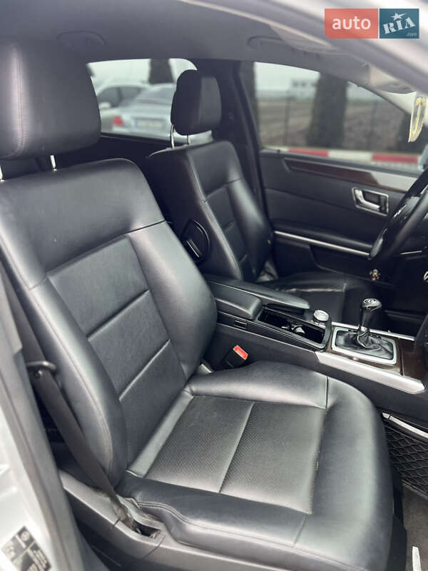Седан Mercedes-Benz E-Class 2009 в Чернівцях