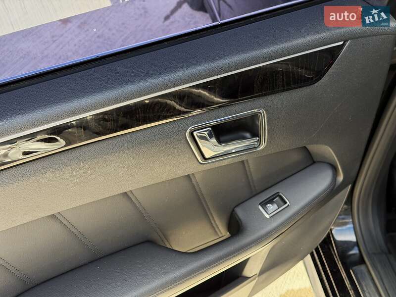 Седан Mercedes-Benz E-Class 2011 в Луцке