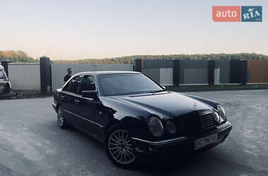 Седан Mercedes-Benz E-Class 1995 в Луцьку