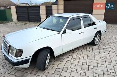 Седан Mercedes-Benz E-Class 1986 в Измаиле