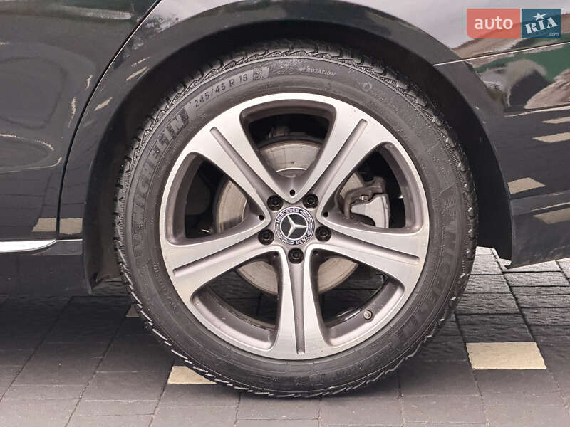 Седан Mercedes-Benz E-Class 2019 в Ужгороді