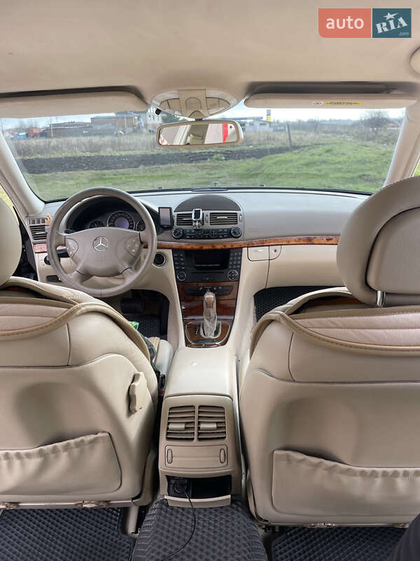 Седан Mercedes-Benz E-Class 2004 в Буську