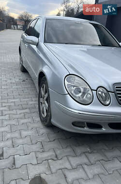 Седан Mercedes-Benz E-Class 2005 в Косове
