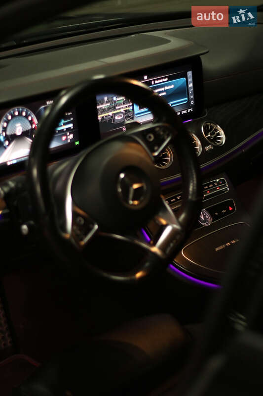 Седан Mercedes-Benz E-Class 2016 в Киеве