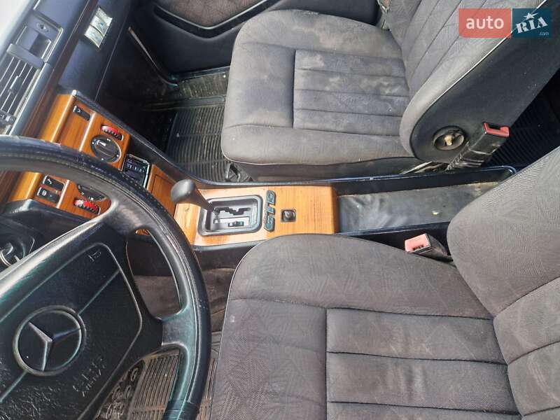 Седан Mercedes-Benz E-Class 1994 в Хусті