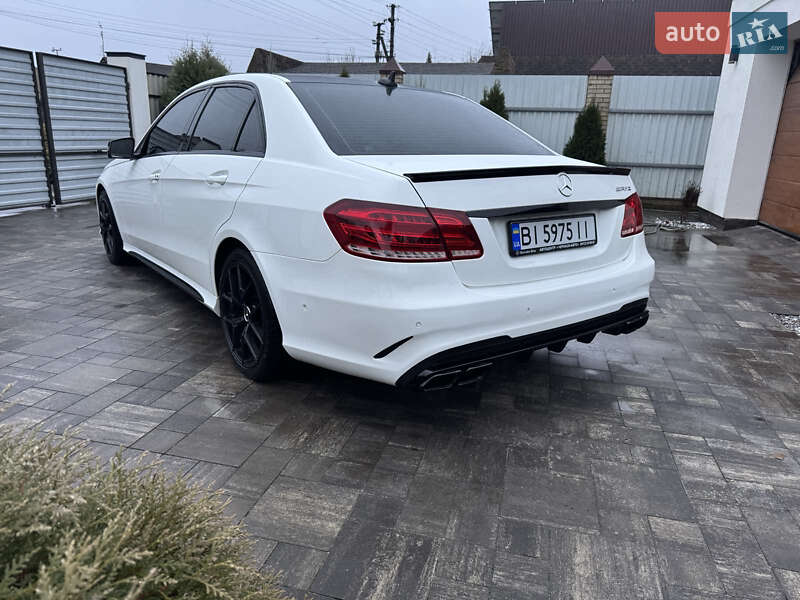 Седан Mercedes-Benz E-Class 2013 в Охтирці