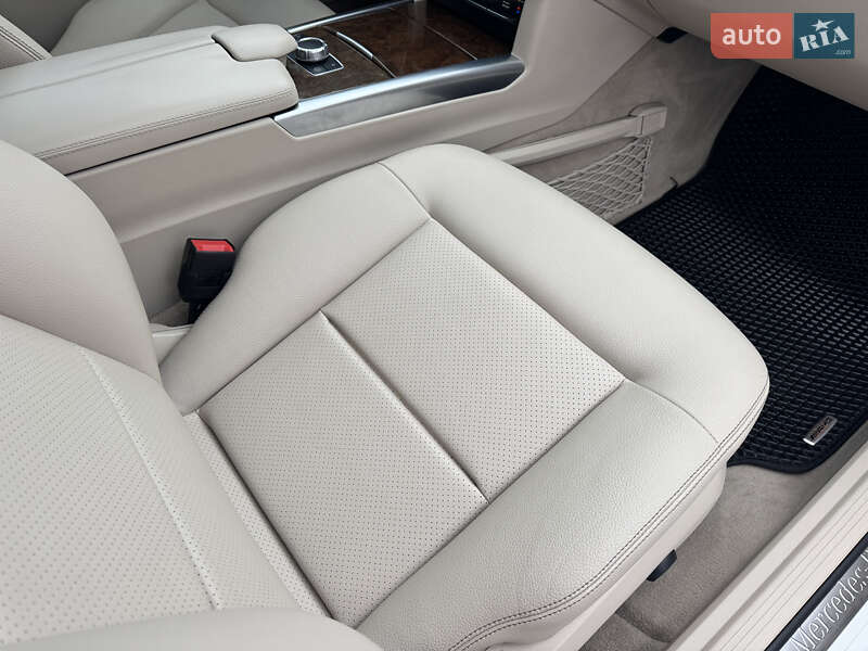 Седан Mercedes-Benz E-Class 2015 в Стрию фото 33 Седан Mercedes-Benz E-Class 2015 в Стрию