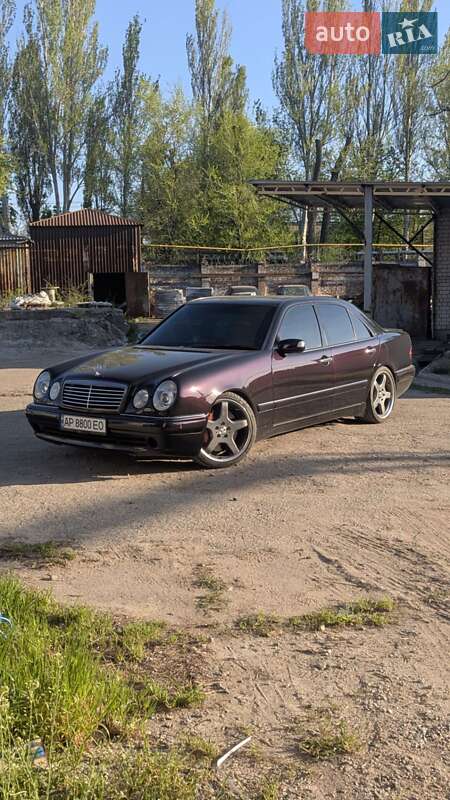 Седан Mercedes-Benz E-Class 1998 в Запоріжжі