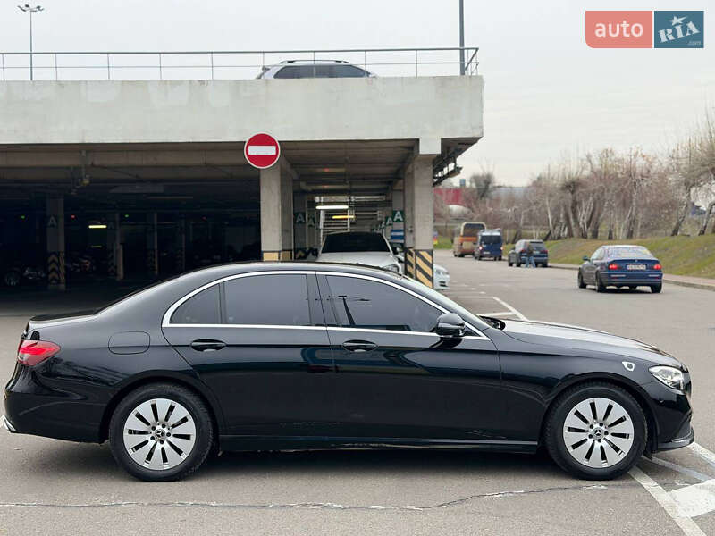 Седан Mercedes-Benz E-Class 2021 в Києві