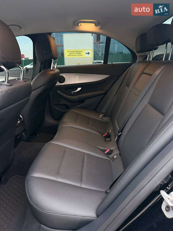 Седан Mercedes-Benz E-Class 2021 в Києві